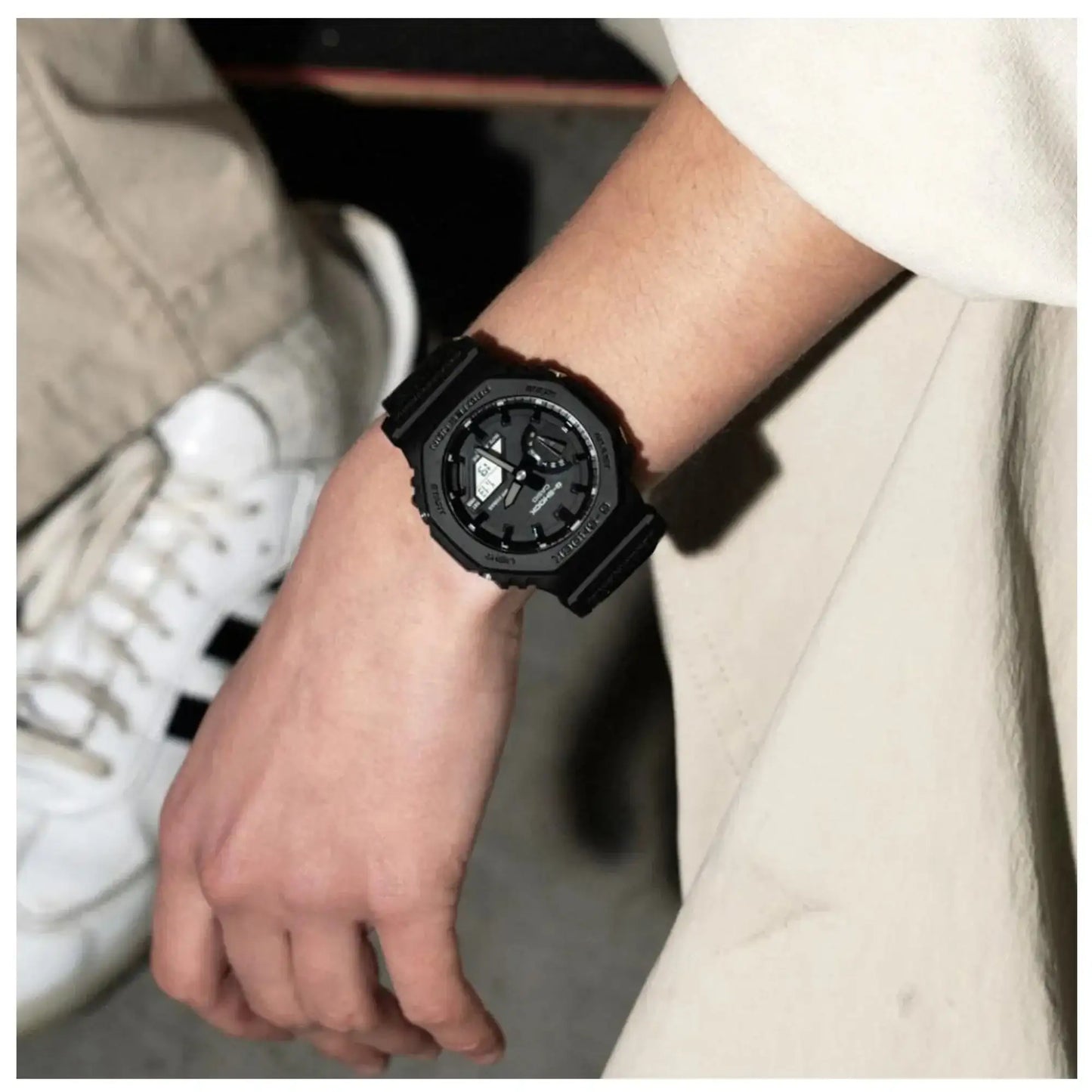 g-shock-armbanduhr-ga-2100bce-1aer-ansicht-3