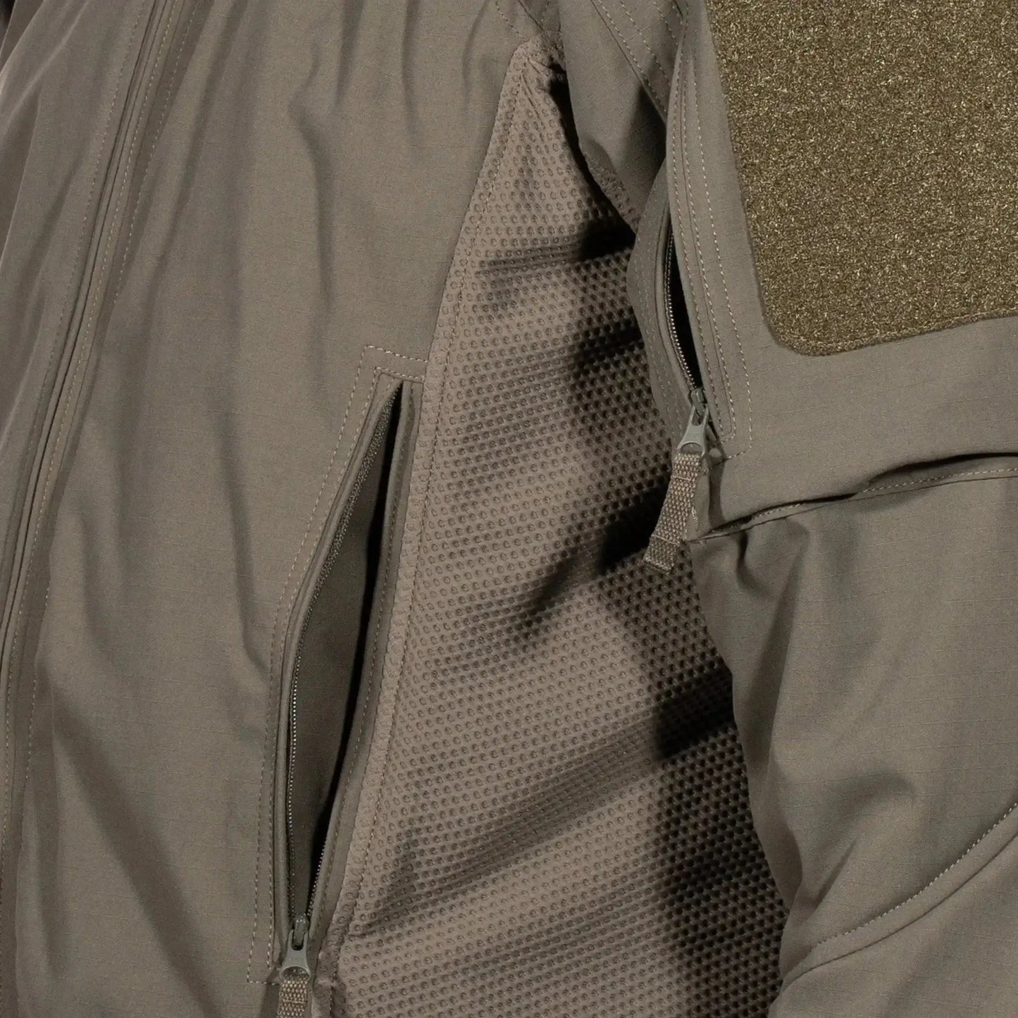 uf-pro-winterjacke-delta-ace-plus-gen-3-ansicht-4