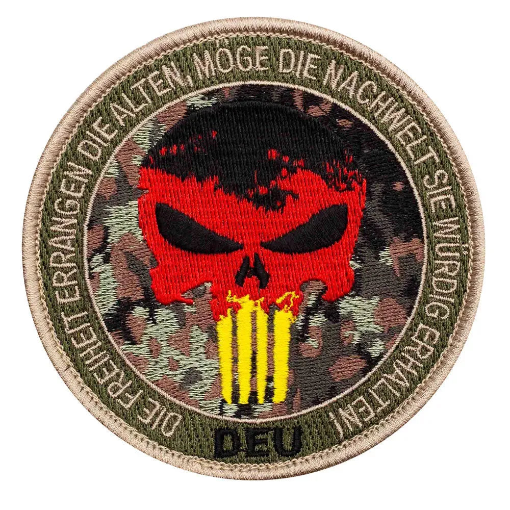 Café Viereck Patch Punisher Skull mit Text rund tarn schwarz rot - ASMC