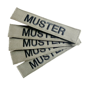gestickt auf Textil mit Klett