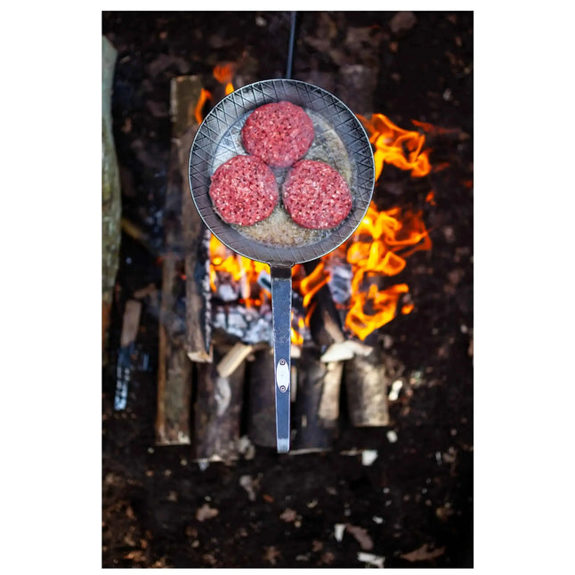 petromax-schmiedeeiserne-pfanne-sp32-schwarz-ansicht-4